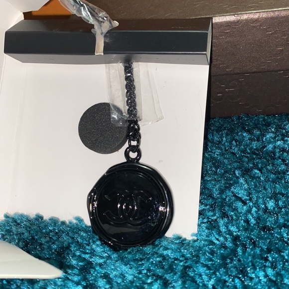 Chanel Key Ring/Charm Authentic - Picture 3 of 6